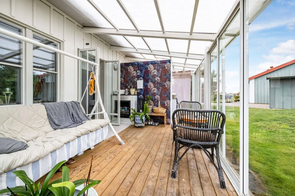 Terrass - 1½-Storey Villa with Spa in Eskilstuna
