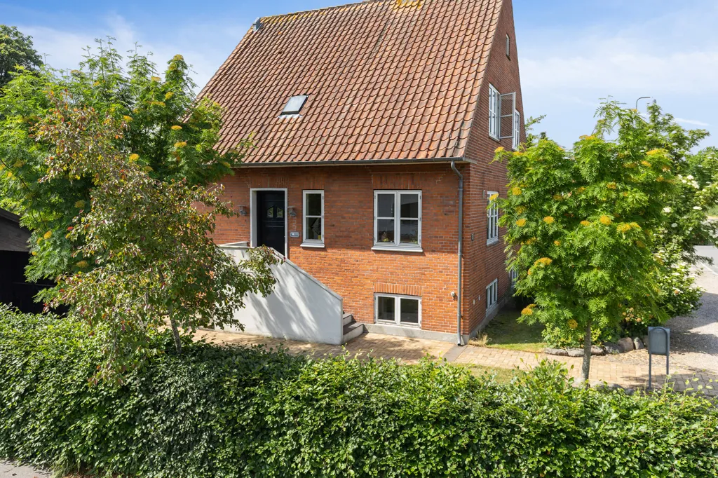 Extérieur - Classical Villa with Architect-Designed Garden in Odense