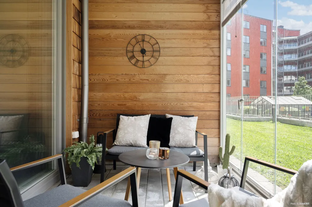 Balcon - Modern Flat with South-Facing Balcony in Nissastrand