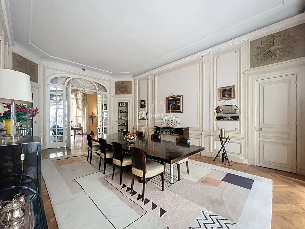 Salle à manger - Appartement Luxueux de 10 Pièces à La Muette, Paris