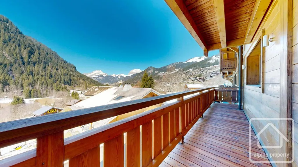 Rõdu - Contemporary Chalet with Jacuzzi in Châtel