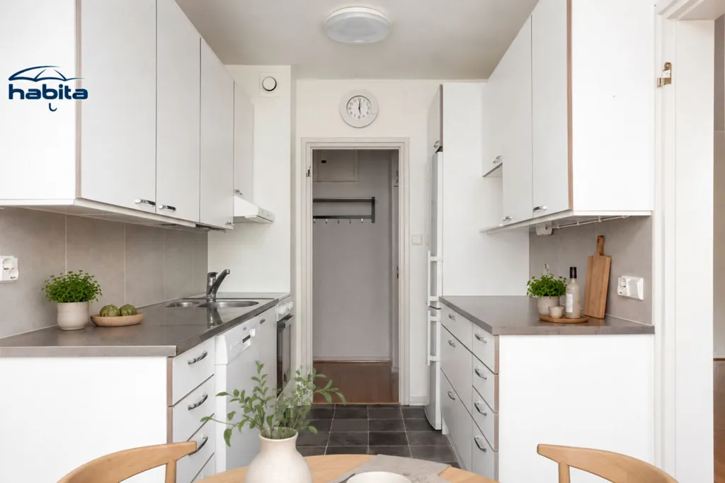 Salle à manger - Modernised Apartment with Glazed Balcony in Viitaniemi