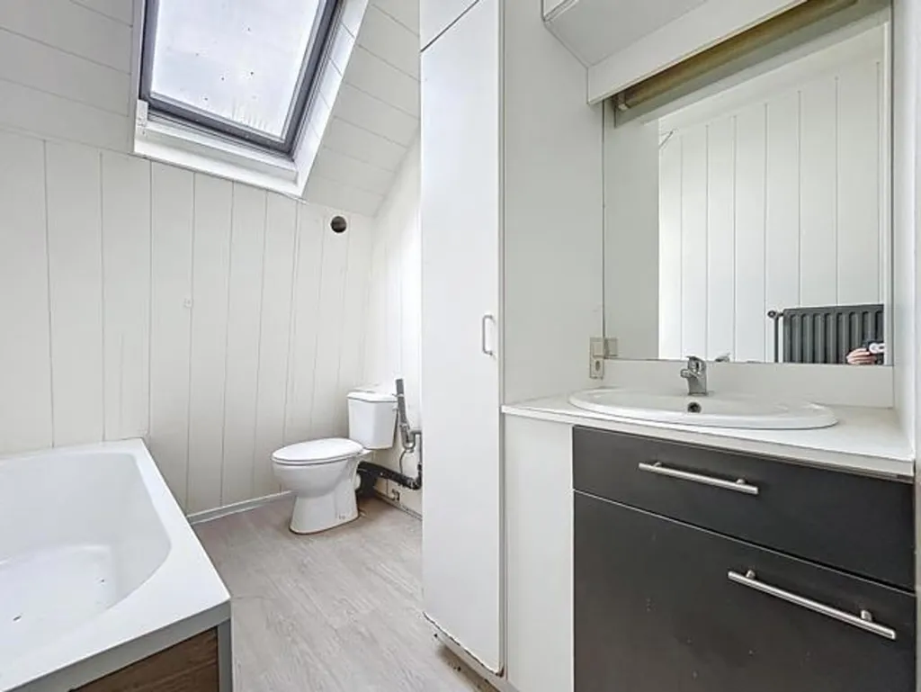 Salles de bain - Maison Commerciale avec Jardin et Terrasse à Anvers