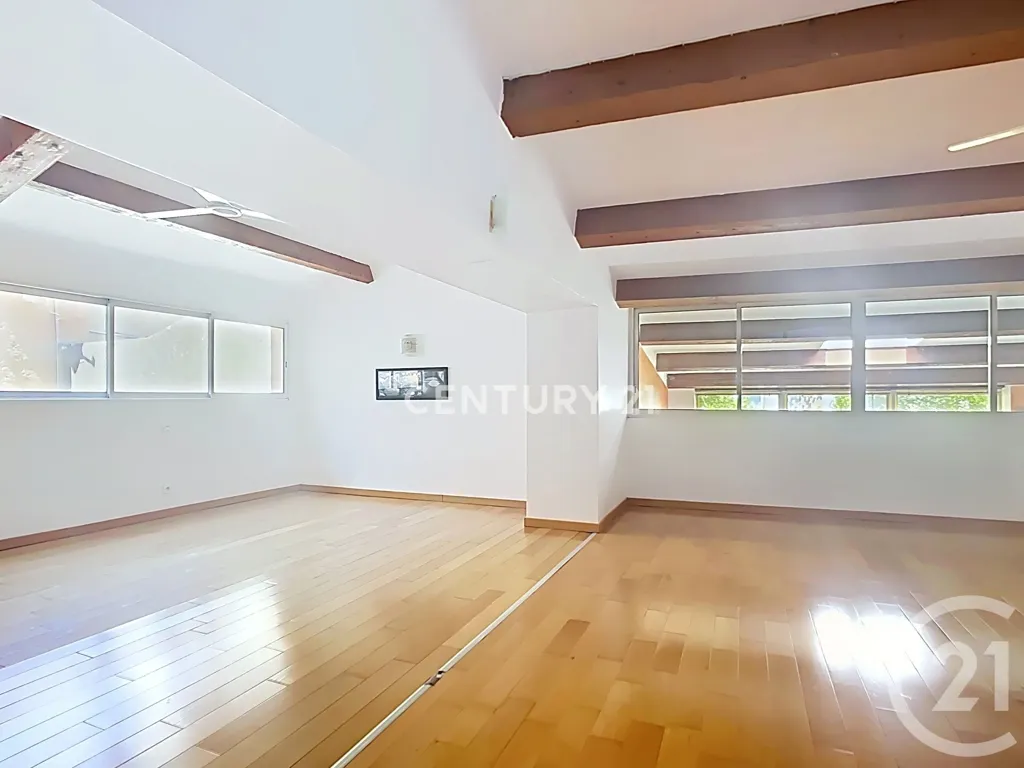 Elutuba - Duplex Professional Space with Garden in Aubagne