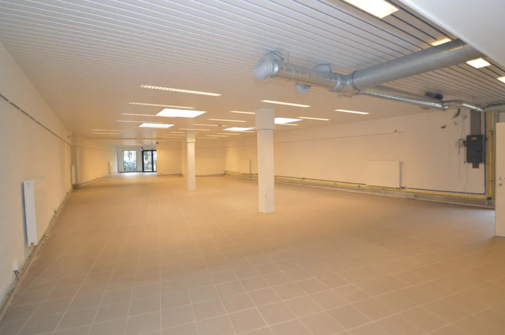 Stanze - Commercial Space with Modern Features in Zwijndrecht