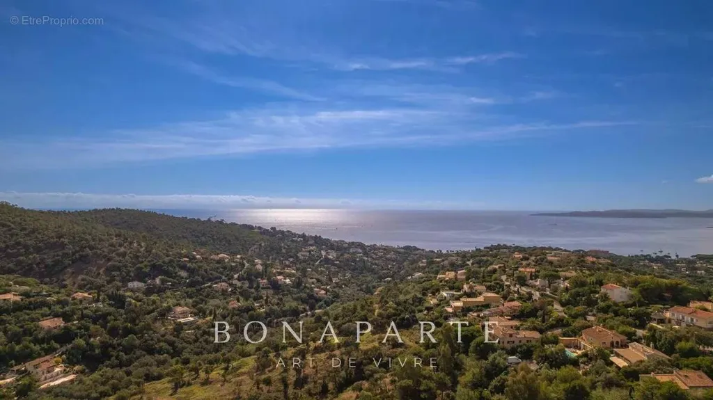 Aed - Viabilised Plot with Sea View in Les Issambres