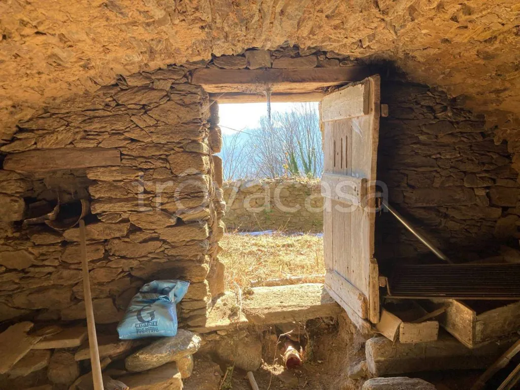Toad - Rustic Property with Panoramic View in Angrogna