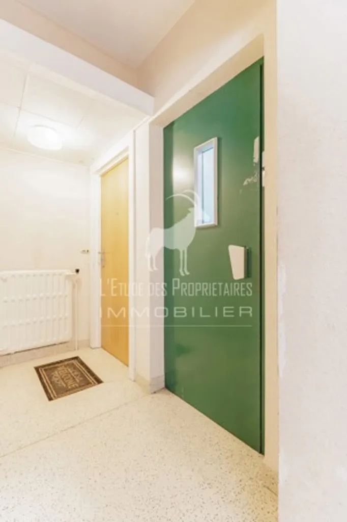 hallway_entrance