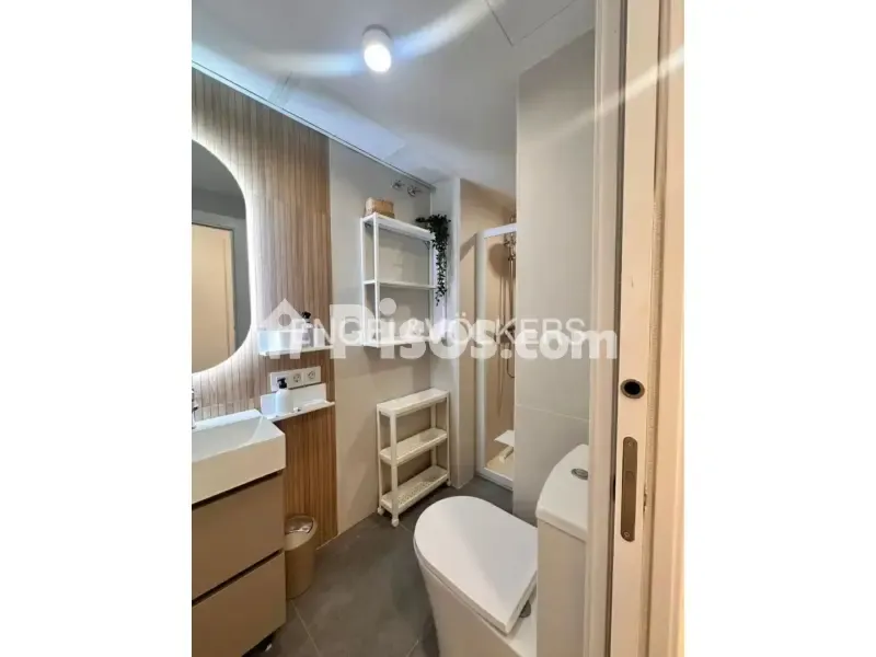 Vannitoad - Modern Flat with Patio in Mestalla, Valencia