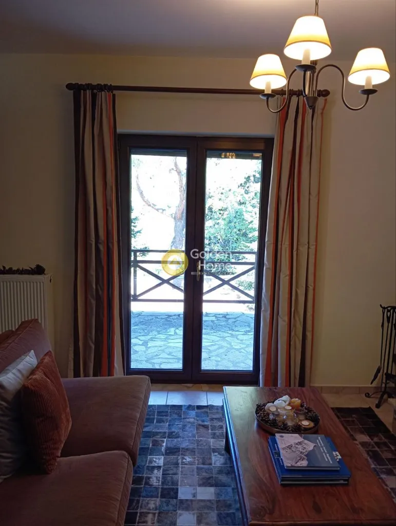 Living Room - Villa with Mountain View in Amfissa