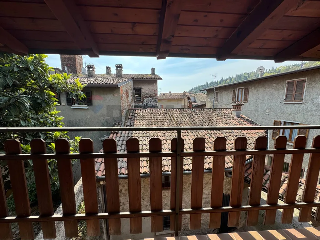 Balcony - Independent House with Private Courtyard in Gavardo