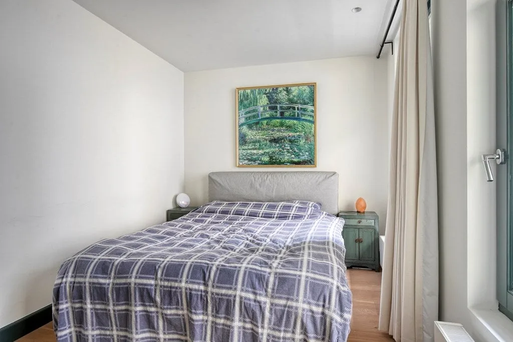 Charming Ground Floor Flat with Garden in Staatsliedenbuurt