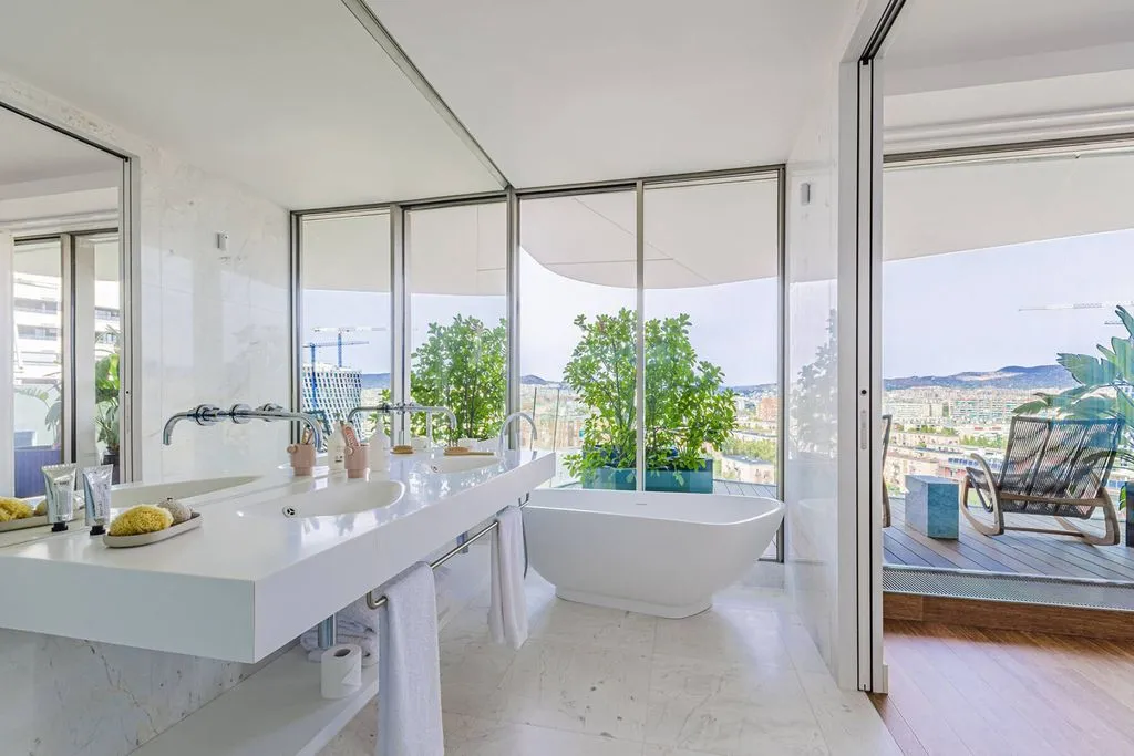 Salles de bain - Luxury Flat with Infinity Pool in Barcelona