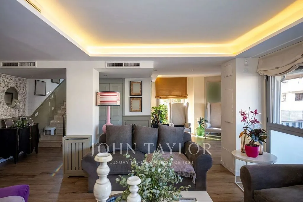 Elutuba - Luxury House with Private Garden in Boadilla del Monte