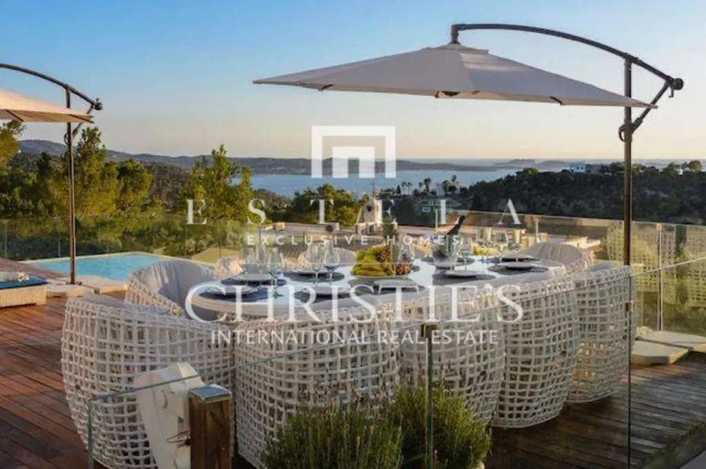 Terrass - Detached House with Infinity Pool in Cala Salada