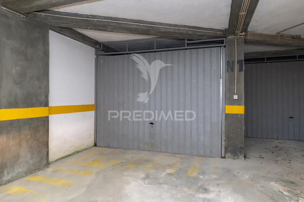 Garage - Converted Shop Apartment near Braga