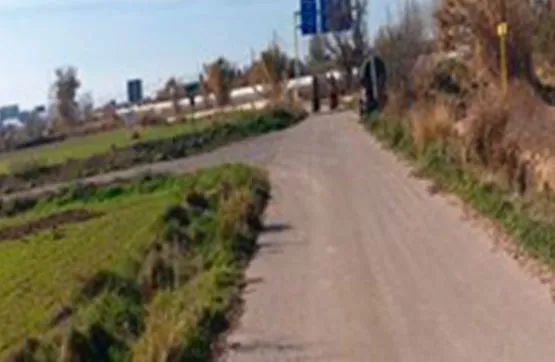 Välivaade - Buildable Land in Zaragoza with Growth Potential