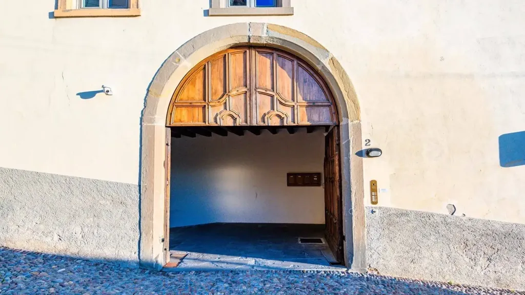 Välivaade - Historic Apartment with Convent Views in Bergamo