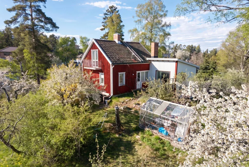 Aed - Villa with Development Potential in Snättringe