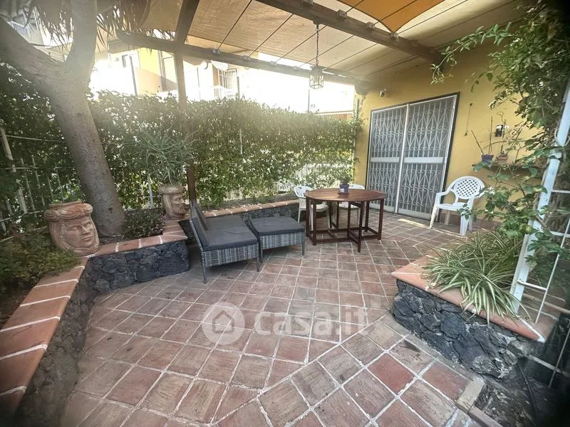 Terrasse - Ground Floor Trilocale with Private Garden in Aci Castello