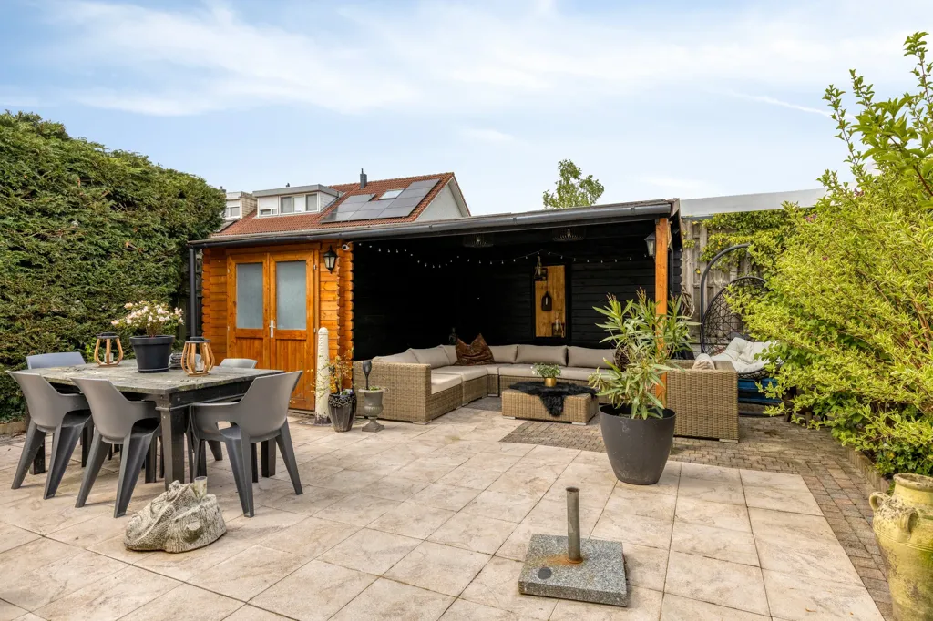 Terrass - Corner House with Private Driveway in Hoorn