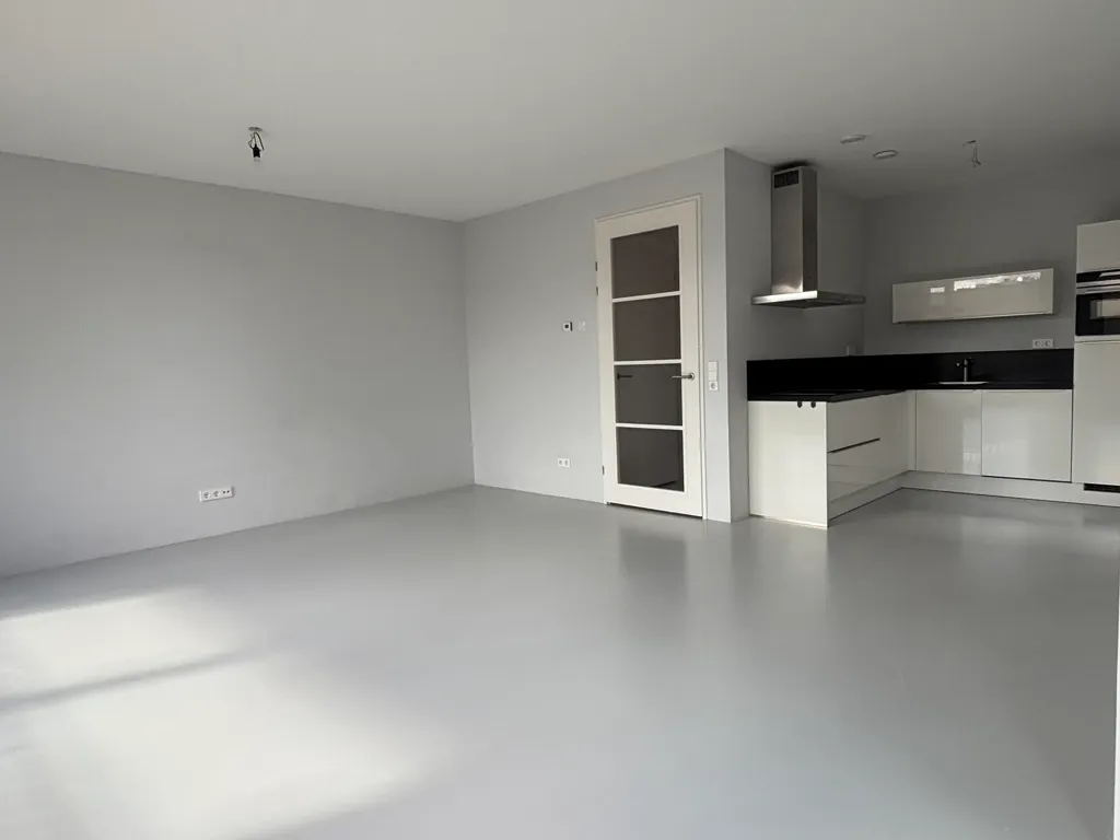 Köök - Modern Apartment with Balcony in Amsterdam