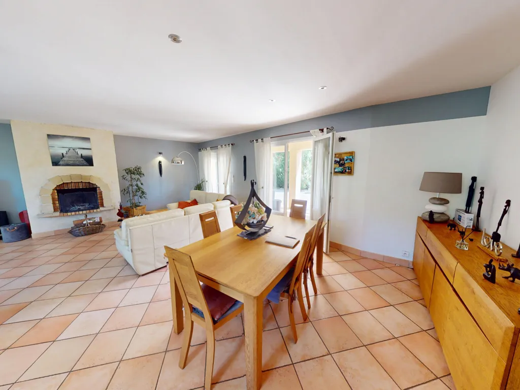 Salle à manger - Villa avec Piscine à Bastelicaccia