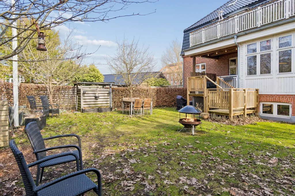 Aed - Villa Apartment with Garden in Hellerup