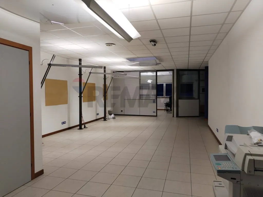 Bureau - Office in Central Belluno with Modern Design