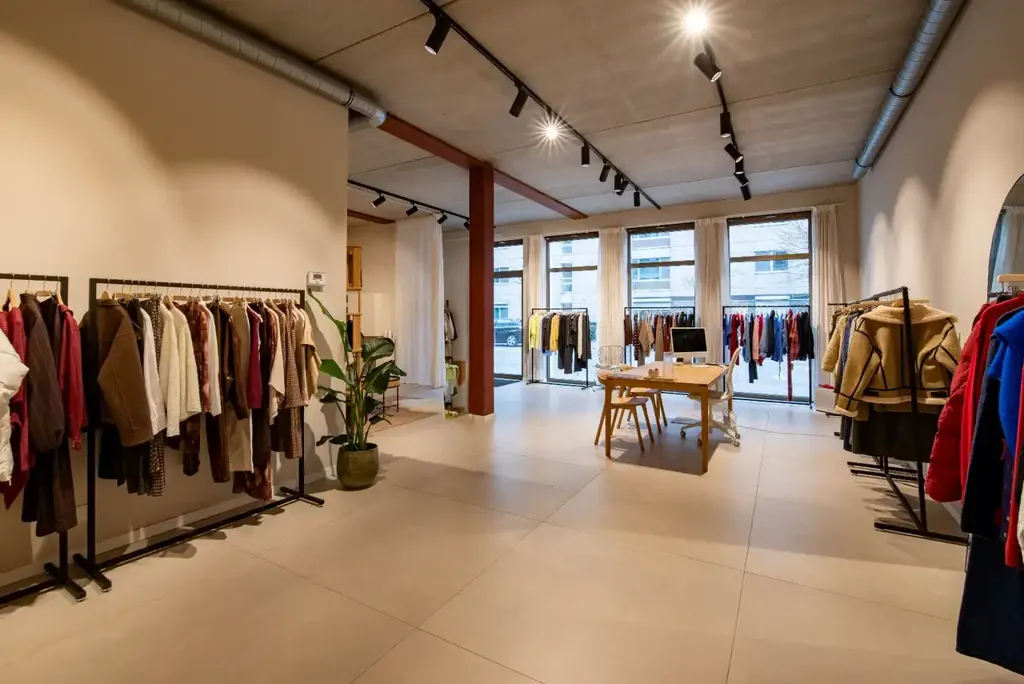 Pièces - Commercielle Prête à l'Emploi près de la Troonplaats