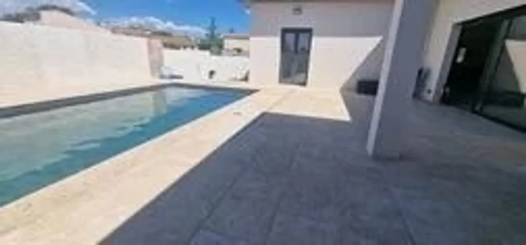 Piscine - Villa Contemporaine avec Piscine près de Narbonne