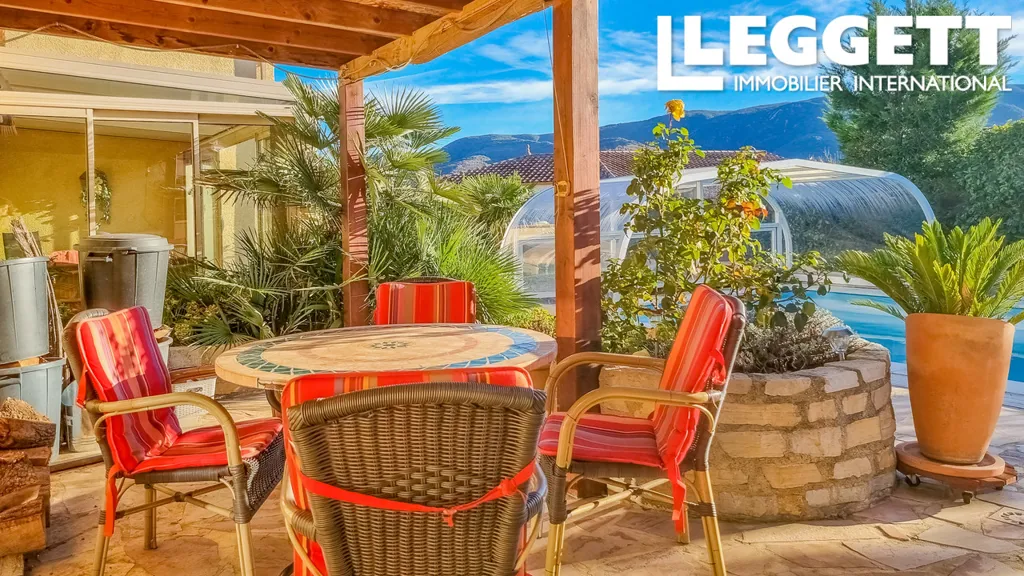 Terrasse - Villa avec Piscine et Suites Indépendantes à Hérépian