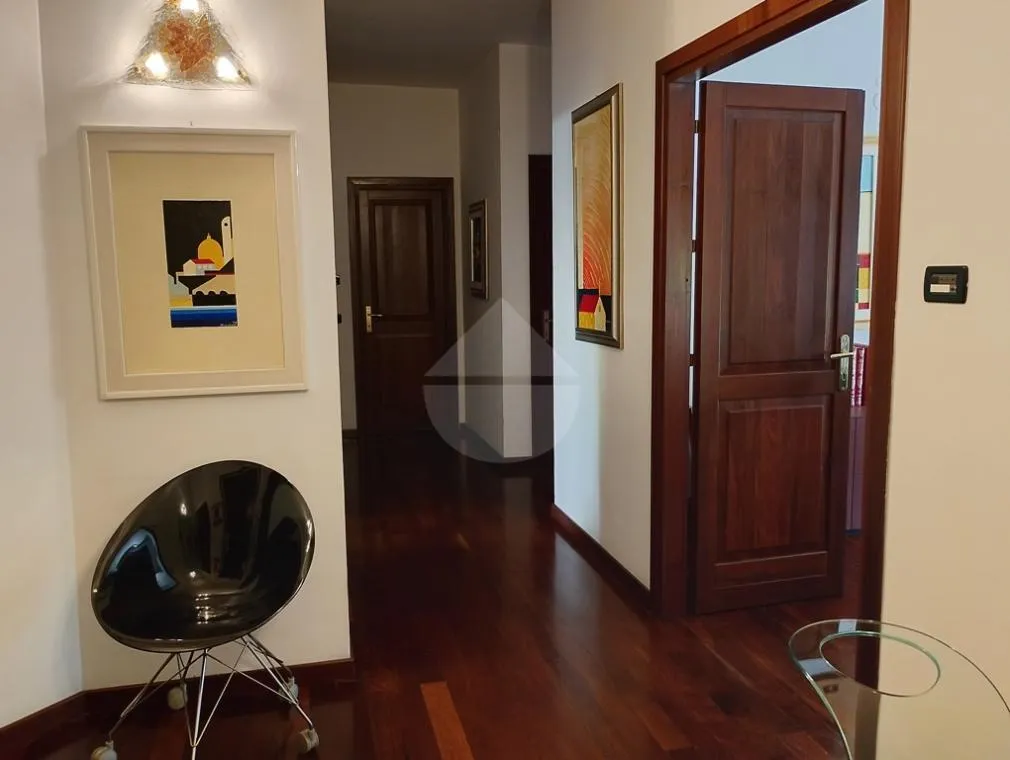 Ingresso - Office Space with Balcony in Cosenza Città 2000