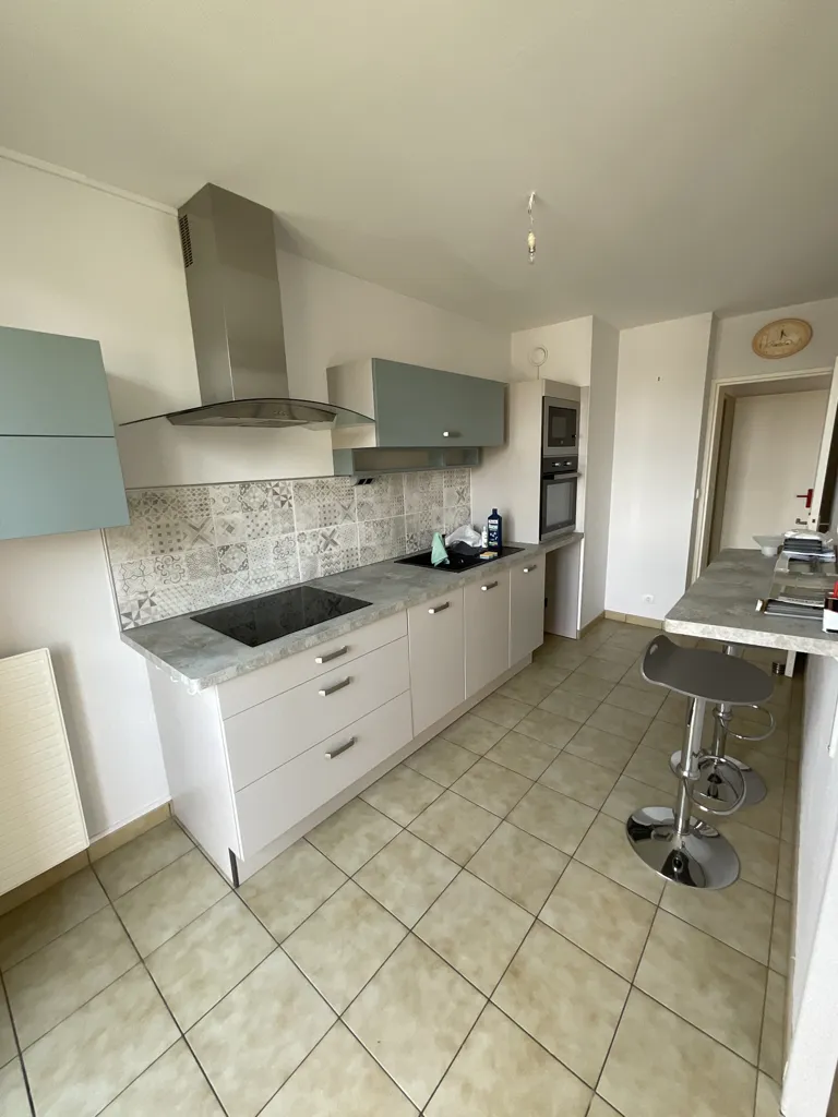 Cuisine - Appartement 3 Pièces avec Balcon à BOURGES