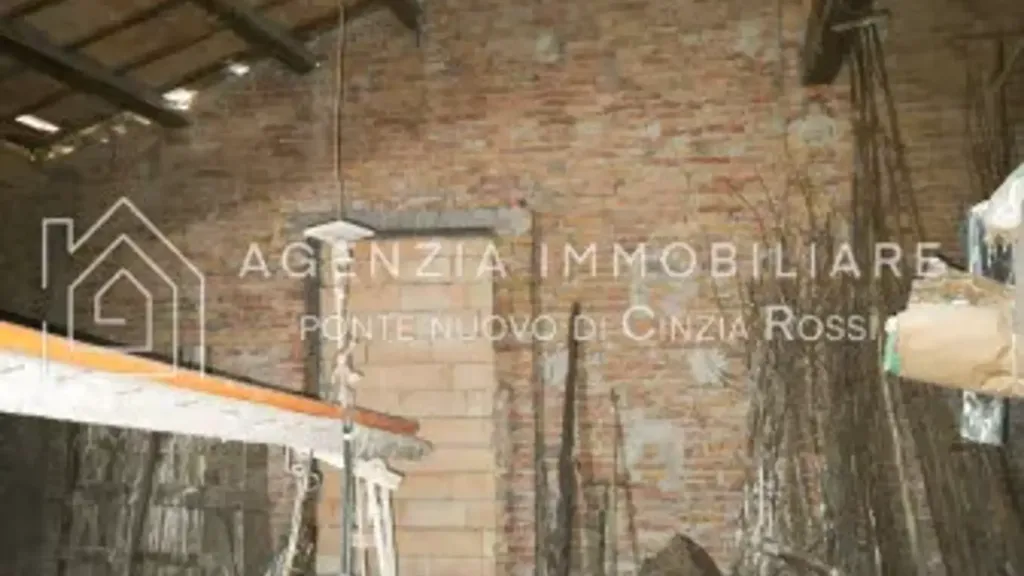 Rooms - Rustic Property with Garden in Ravenna