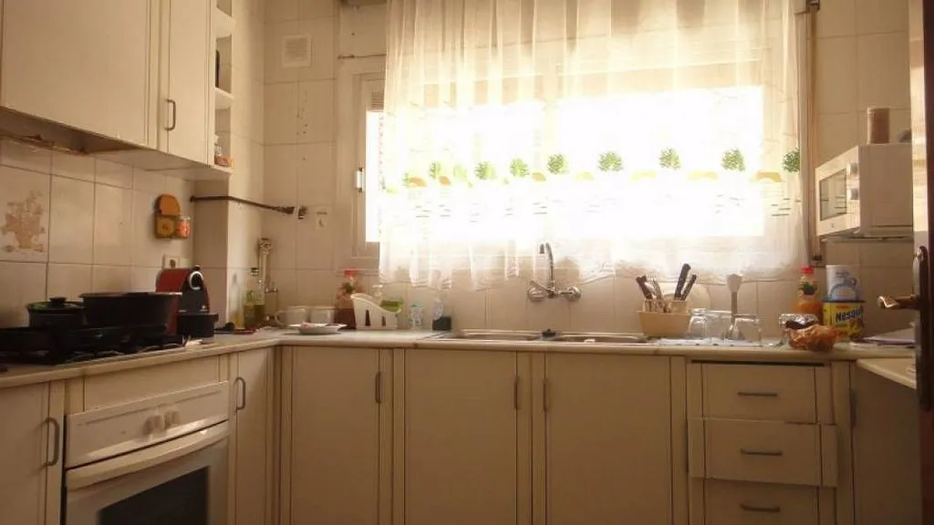 Cuisine - Luxury House with Terrace in Cornellà de Llobregat