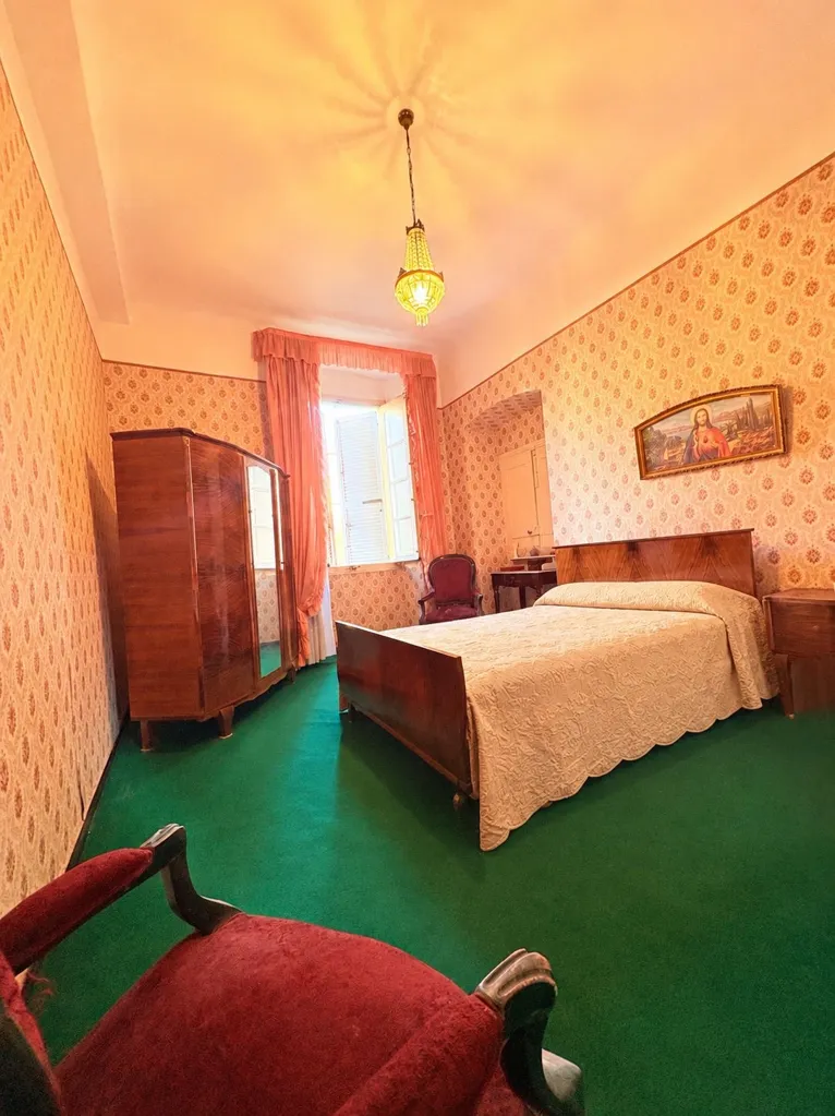 Chambres - Appartement 4 Pièces avec Balcon au Centre de Bastia