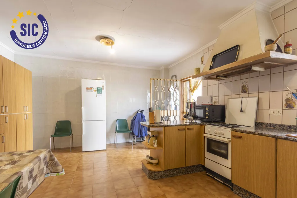 Cuisine - Terraced House with Terrace in Moncada