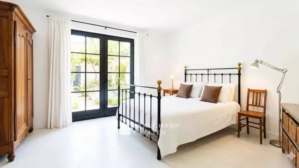 Chambres - Villa Luxueuse avec Piscine à Grasse