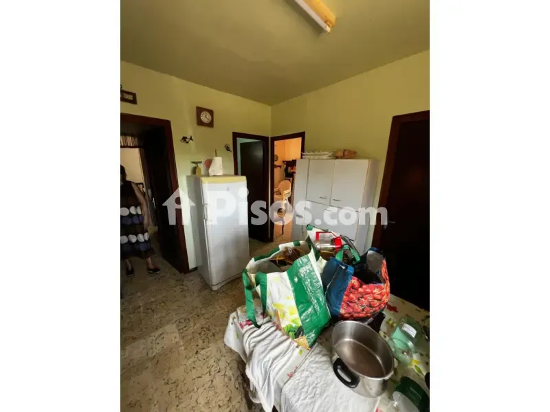 Kitchen - Rustic Chalet with Private Garden in Polígono Campredo