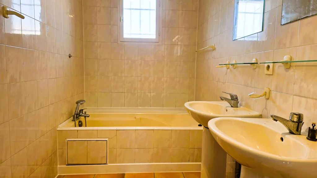 Salles de bain - Maison Pavillonnaire avec Terrasse à Montauban