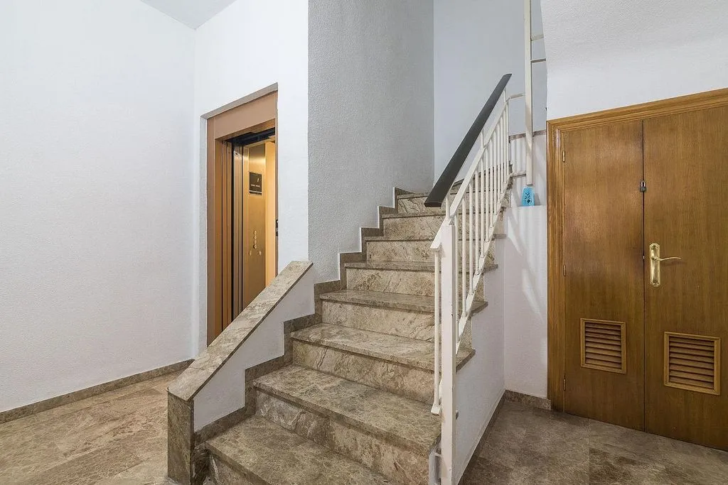 Toad - Modern Flat with Balcony in Carrús