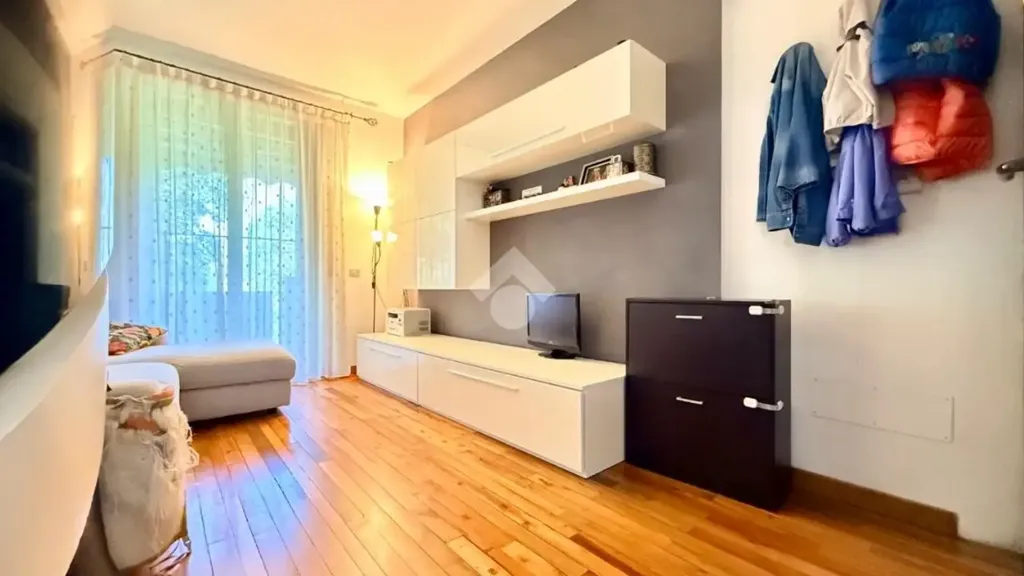 Séjour - 4-Bedroom Apartment with Balcony in Vigasio