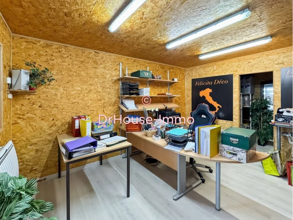 Bureau - Maison Briarde avec Dépendance et Double Garage à La Chapelle-Saint-Sulpice