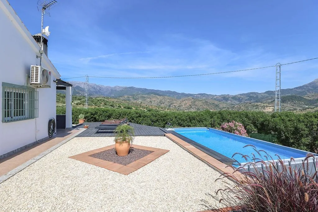 Piscine - Rustic House with Pool in Tolox