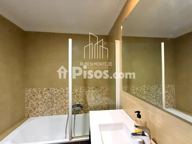 Vannitoad - Student Flat with Balcony in Avenida de Mirat