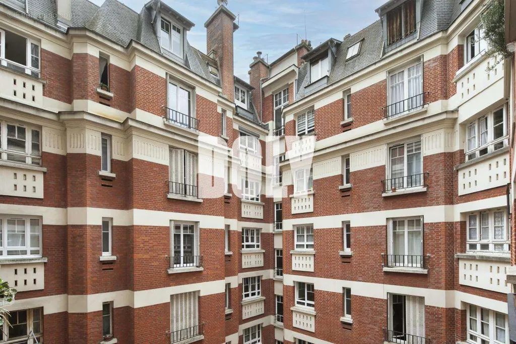 Aed - Charming 2-Bed Flat with Courtyard View in Asnières