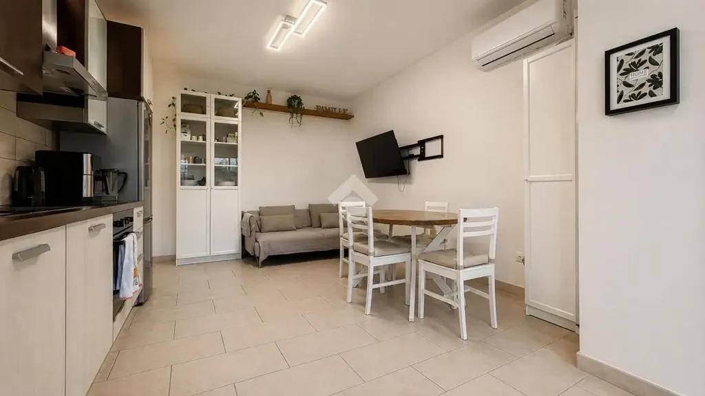 Salle à manger - Ground Floor Trilocale with Garden in Anzio