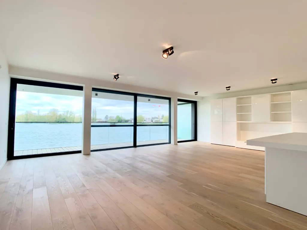 Séjour - Appartement Luxueux avec Vue sur le Lac à Overmere