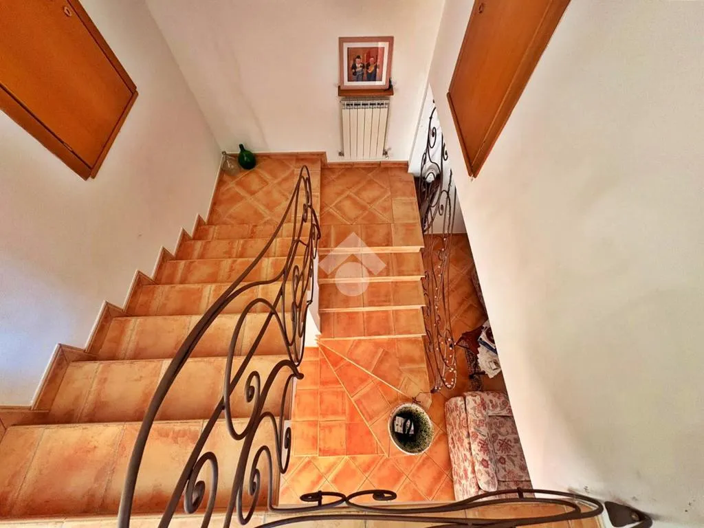 Pièces - Renovated Villa with Pool in Fabriano